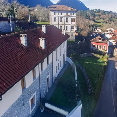 El Cuatro. Calle La Pasera Feriehus Porrúa